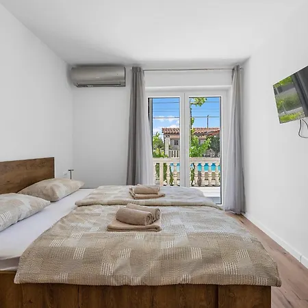 Apartment Lovely In With Private Swimming Pool, Be Inside Or Outside Sibenik