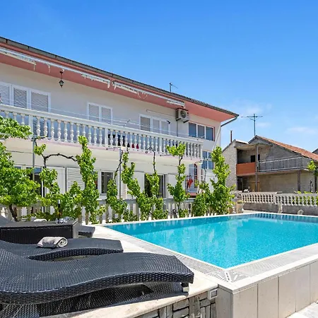Apartment Lovely In With Private Swimming Pool, Be Inside Or Outside *