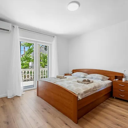 Lovely In With Private Swimming Pool, Be Inside Or Outside Sibenik