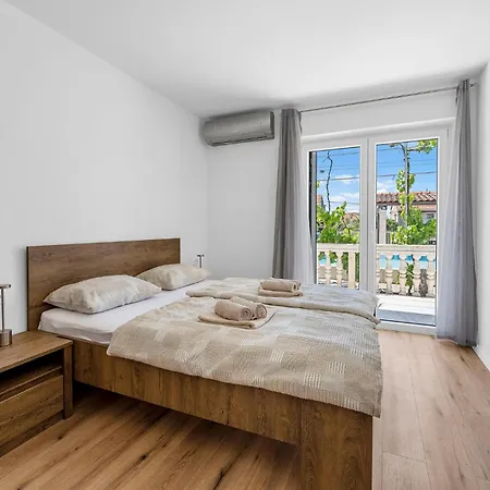 Lovely In With Private Swimming Pool, Be Inside Or Outside * Sibenik
