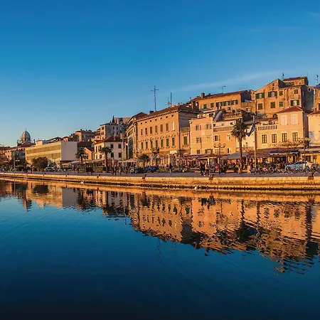 Beautiful In Apartman