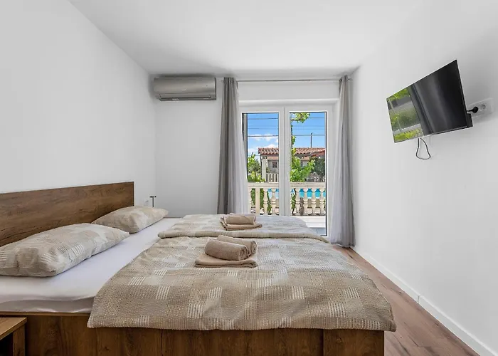 아파트 Beautiful In 시베니크