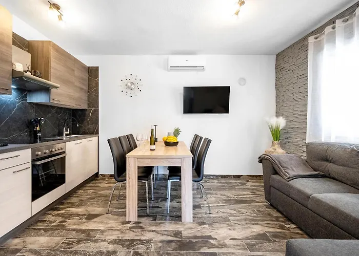 Beautiful In 아파트 시베니크